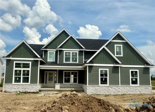 11 Hawthorne Xing, Perrysburg, OH, 43551-6808 | Card Image