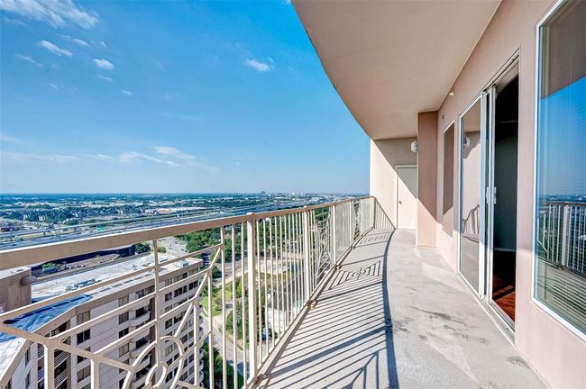 UNIT-2106 - 3505 Sage Rd, Condo with 2 bedrooms, 2 bathrooms and null parking in Houston TX | Image 23