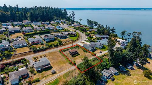 881 Rocky Point Dr, Camano Island, WA, 98282-7311 | Card Image