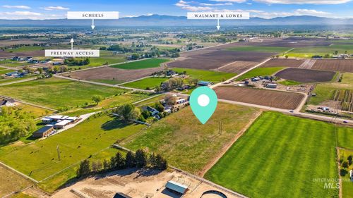 3735 S Black Cat Rd, Meridian, ID, 83687-9040 | Card Image