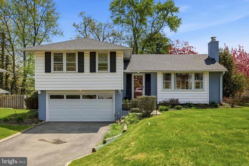 12 Betsy Ln, Ambler, PA, 19002-5734 | Card Image