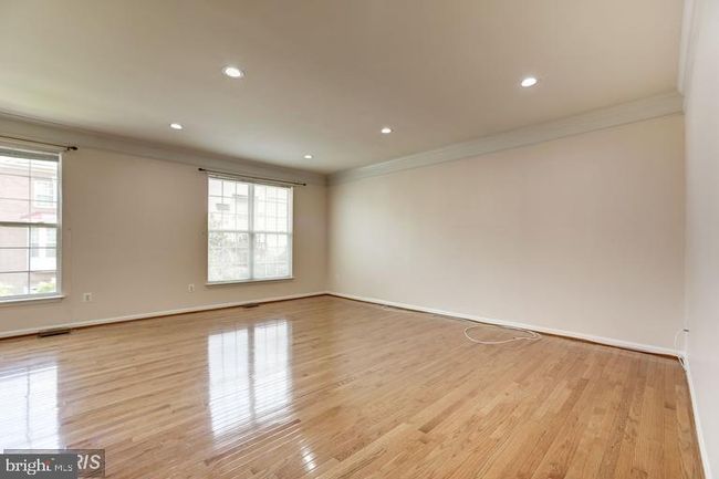 12920 Wood Crescent Cir, Townhouse with 3 bedrooms, 4 bathrooms and null parking in HERNDON VA | Image 6