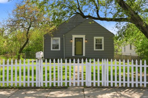 1107 W Bethel Ave, Muncie, IN, 47303-1601 | Card Image