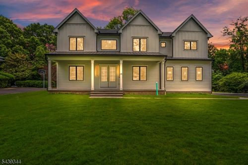 81 Ridge Dr, Livingston, NJ, 07039-3743 | Card Image