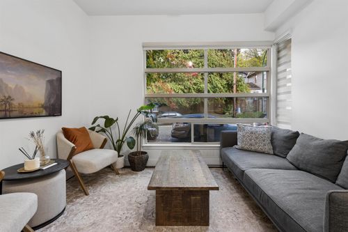 881 Salsbury Dr, Vancouver, BC, V5L4A3 | Card Image