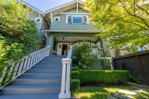 2340 Balaclava St, Vancouver, BC, V6K4C7 | Card Image