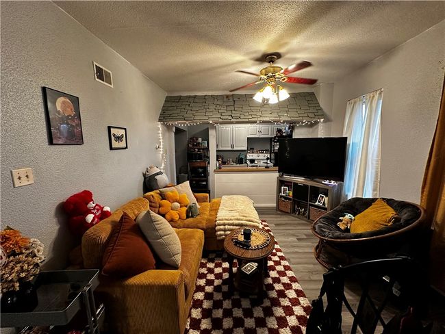 APT-5 - 548 Hansen Ave, Condo with 1 bedrooms, 1 bathrooms and 2 parking in Lyndora PA | Image 8