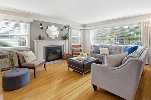 3511 Salsbury Way, Victoria, BC, V8P3K7 | Card Image