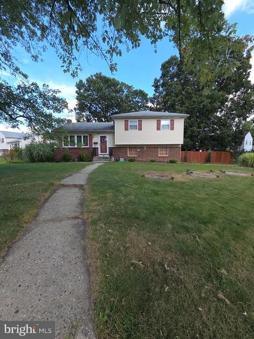 209 Front St, MOUNT HOLLY, NJ, 08060-1148 | Card Image