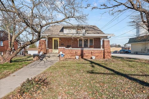 700 W Delmar Ave, Alton, IL, 62002-4215 | Card Image