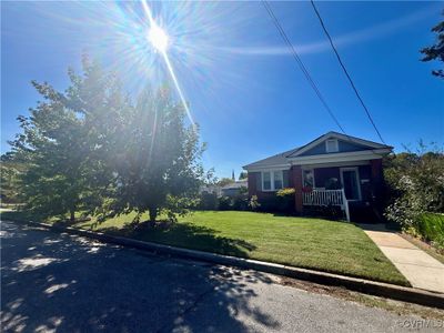 View of front of property with a front yard | Image 3