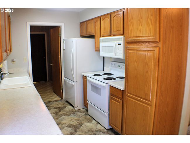 131 Mountain View Ave, House other with 3 bedrooms, 2 bathrooms and 2 parking in Myrtle Creek OR | Image 9