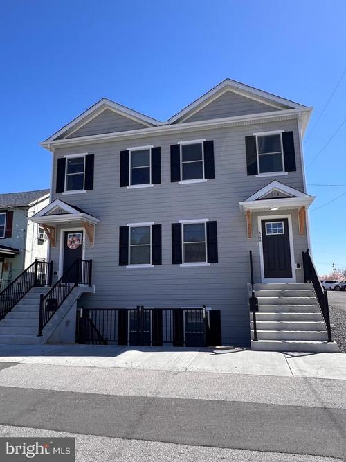 113 West North St, CHARLES TOWN, WV, 25414 | Card Image