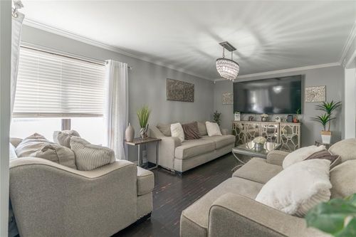 4305 Nw 21st Ter, Oklahoma City, OK, 73107-2617 | Card Image