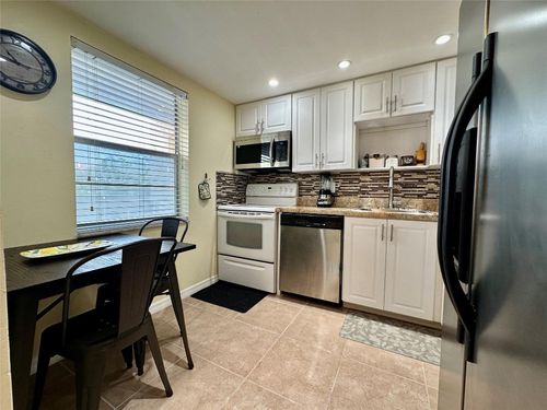 307-1015 Country Club Dr, Margate, FL, 33063-3221 | Card Image