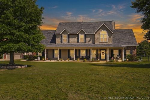 2406 E Fairfield Ct, Oologah, OK, 74053-4106 | Card Image