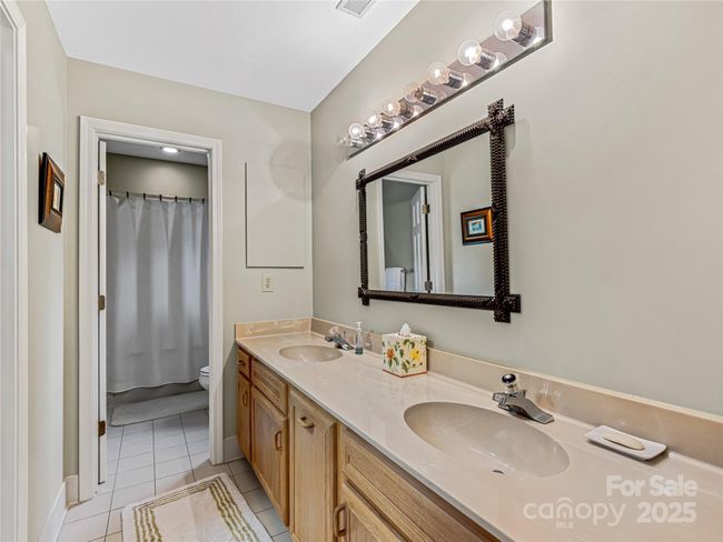 66 Country Club Village Drive, Condo with 3 bedrooms, 3 bathrooms and null parking in Lake Toxaway NC | Image 19