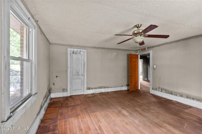 Master Bedroom | Image 20
