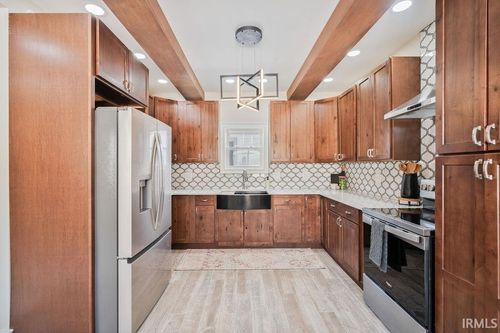 307 W Walnut St, Sharpsville, IN, 46068-9116 | Card Image