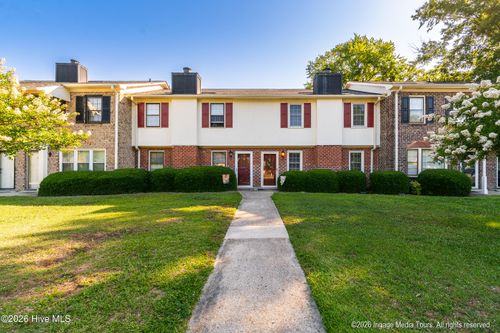 32 Scott St, Greenville, NC, 27858-5572 | Card Image