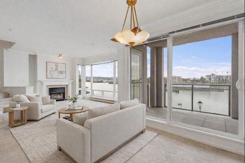 305-8 Laguna Crt, New Westminster, BC, V3M6M6 | Card Image