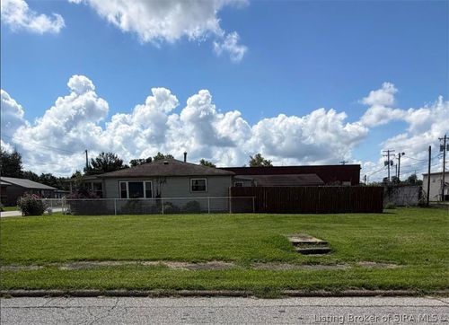 425 Green Rd, Madison, IN, 47250-2645 | Card Image