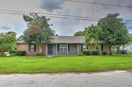 612 S College St, Hahira, GA, 31632-1546 | Card Image