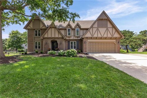 12112 Aberdeen Rd, Leawood, KS, 66209-1226 | Card Image