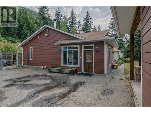 6960 Brewer Rd, Coldstream, BC, V1B3H2 | Card Image