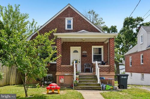 2917 Linganore Ave, Parkville, MD, 21234-6318 | Card Image