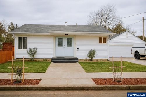 913 6th Ave, Sweet Home, OR, 97386-2068 | Card Image