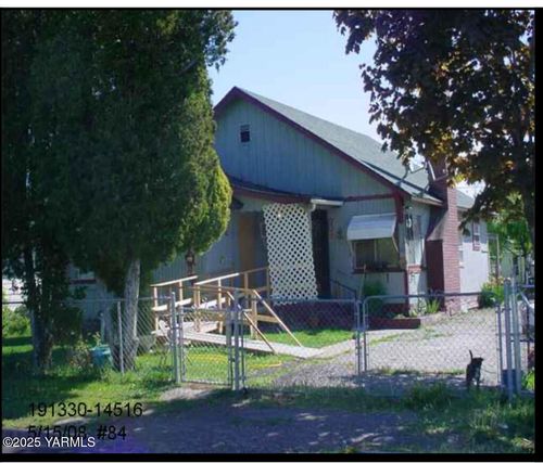 1305 S 7th St, Yakima, WA, 98901-3511 | Card Image