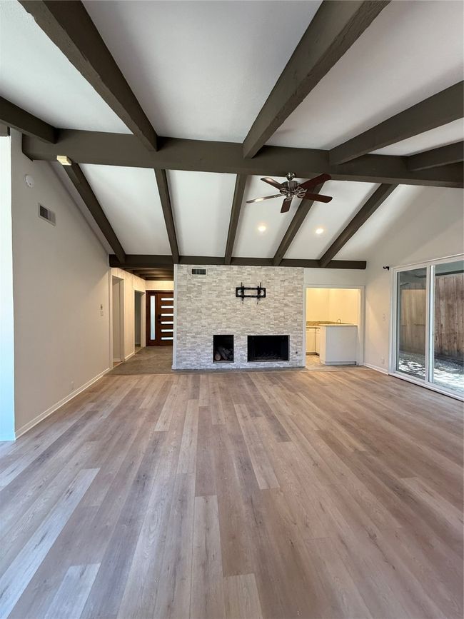 10527 Sandpiper Ln, Home with 3 bedrooms, 2 bathrooms and null parking in Dallas TX | Image 10