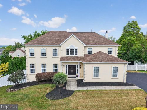 4013 Bittersweet Cir, Collegeville, PA, 19426-4008 | Card Image