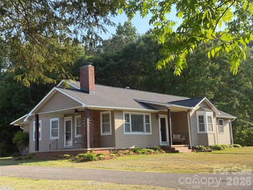 917 W Pine St, Blacksburg, SC, 29702-8516 | Card Image
