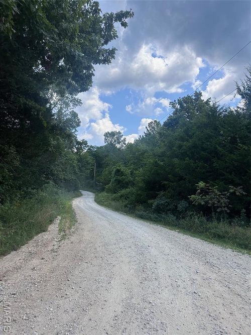 515 Lake Cove Trl, De Soto, MO, 63020-4031 | Card Image
