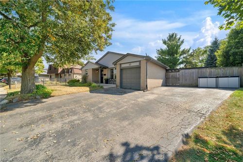 23 Bismark Dr, Cambridge, ON, N1S4E6 | Card Image