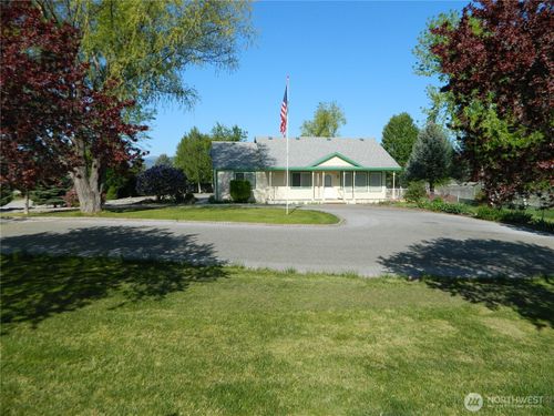 23 Valley View Dr, Tonasket, WA, 98855-8822 | Card Image