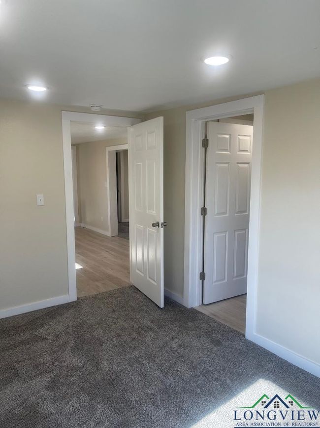 338 E Peters St, House other with 3 bedrooms, 2 bathrooms and null parking in De Kalb TX | Image 23