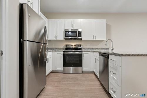 111-55 Steele Boulevard, Berlin, CT, 06037 | Card Image