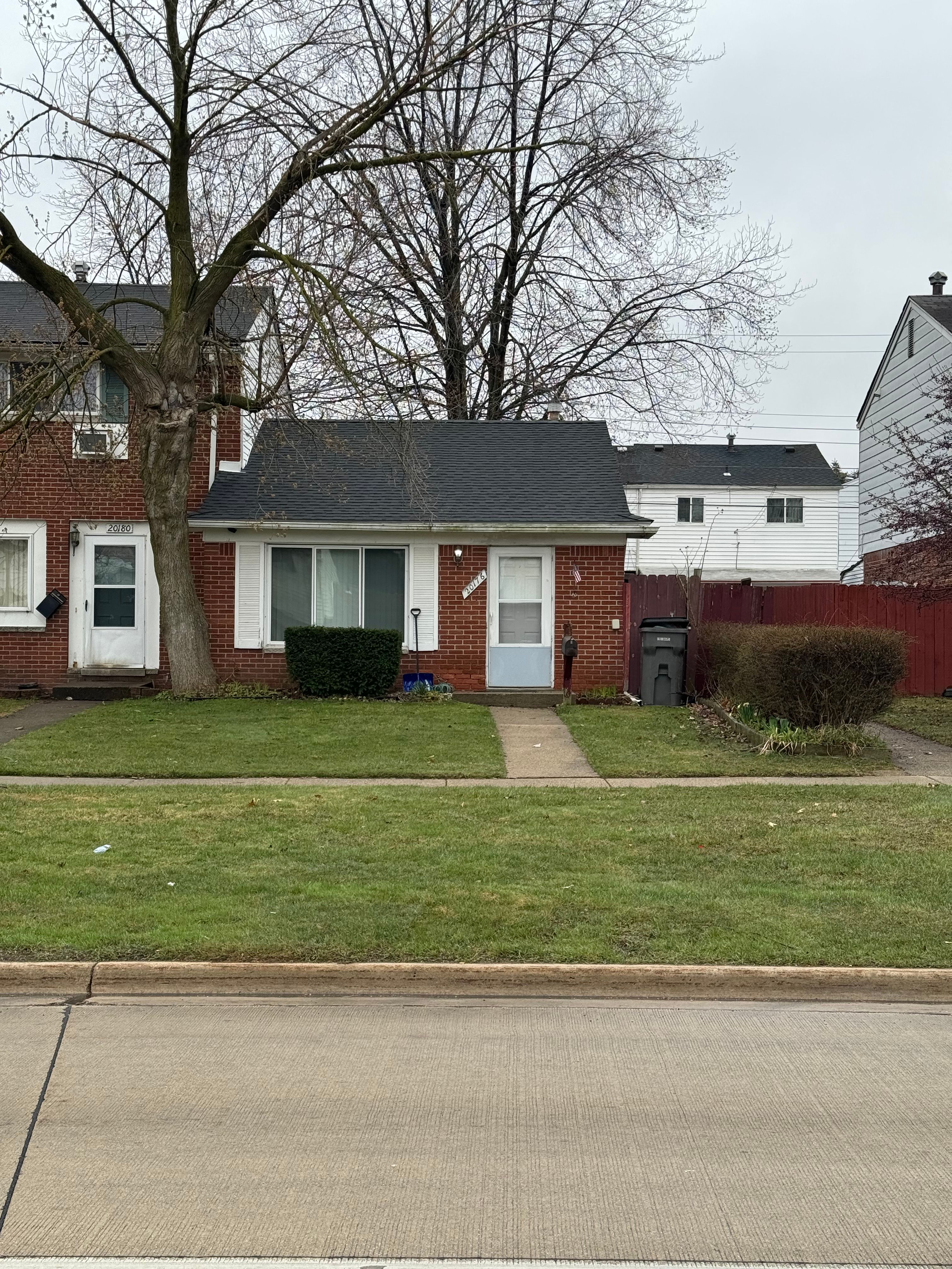 15 Mile Rd, Clinton Township, MI 48035