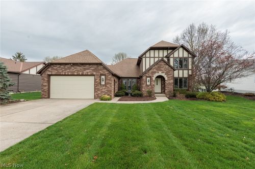 984 Meadowlark Lane, Medina, OH, 44256 | Card Image