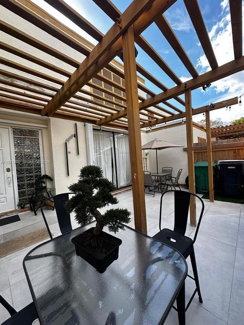 1758 Sw 131st Place Cir S, Miami, FL, 33175-1200 | Card Image