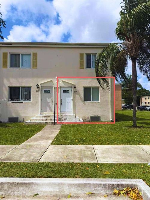 217-217 Nw 84th St, Miami, FL, 33150-2624 | Card Image