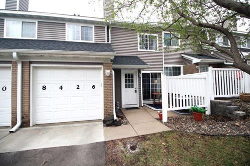 93-8426 Copperfield Way, Inver Grove Heights, MN, 55076-5321 | Card Image