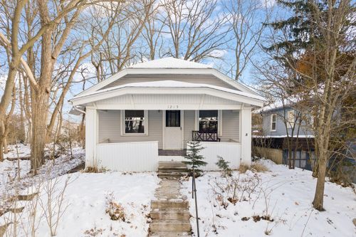 1215 Loeser Ave, Jackson, MI, 49203-2913 | Card Image