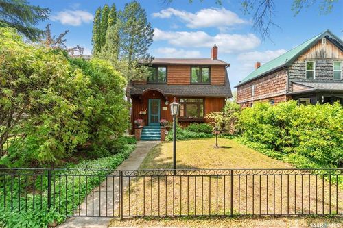 811 9th Ave N, Saskatoon, SK, S7K2Z1 | Card Image