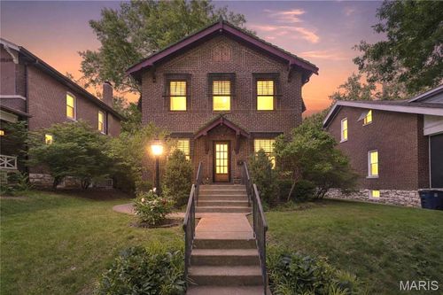 7051 Waterman Ave, Saint Louis, MO, 63130-4324 | Card Image