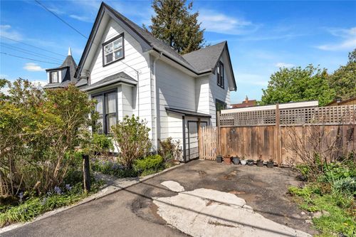602 Battery St, Victoria, BC, V8V1E5 | Card Image