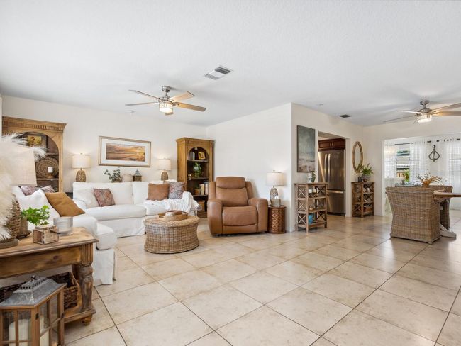 7460 Dickens Dr, House other with 3 bedrooms, 2 bathrooms and null parking in SARASOTA FL | Image 7